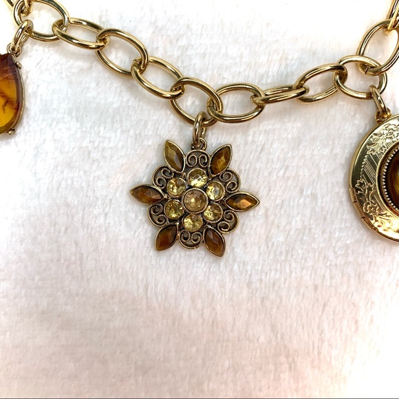 Liz Claibourne Signed Gold Tone Locket Charm Collar Necklace - Picture 3 of 13